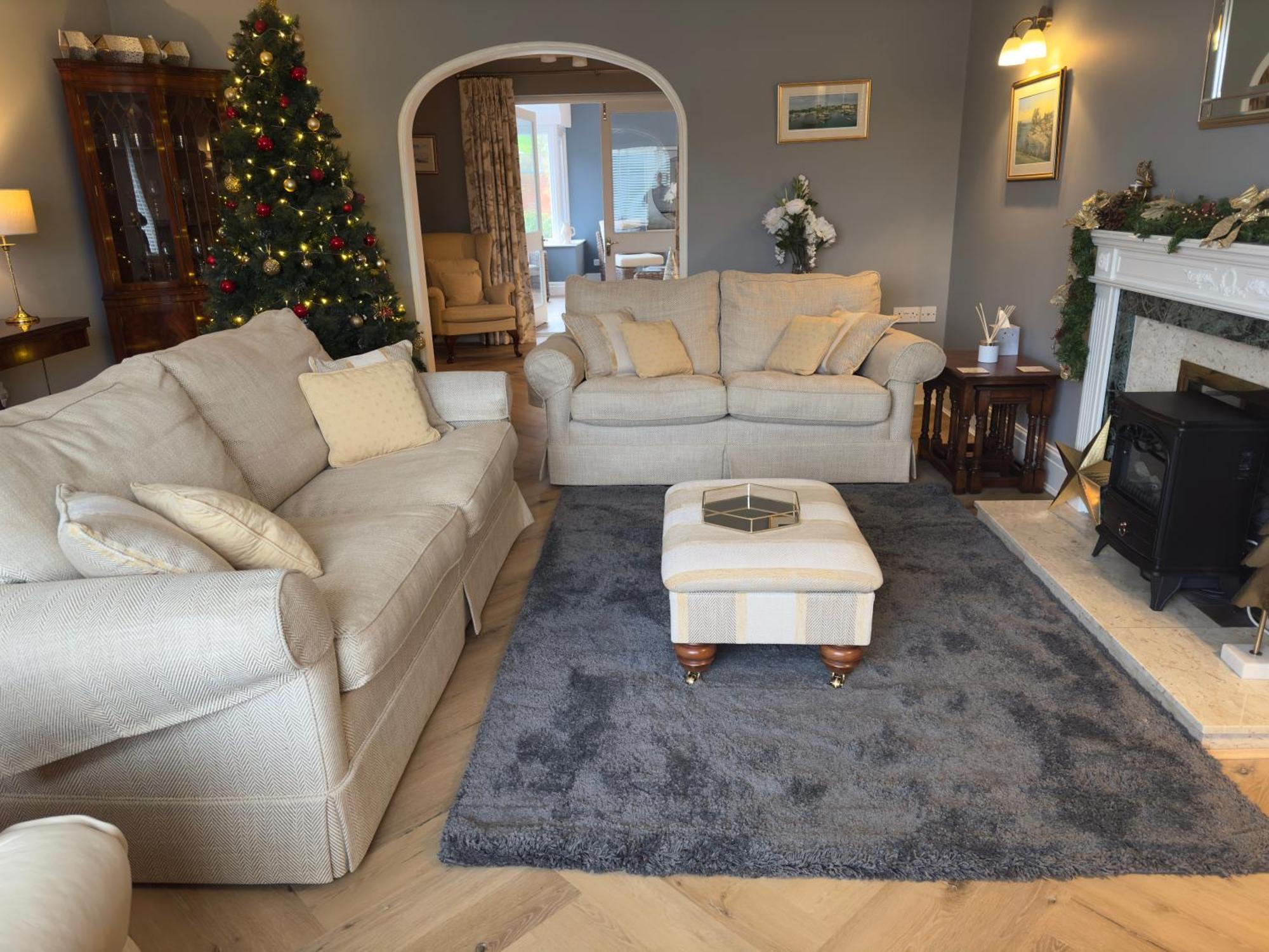 Vast, Elegant Home With Indoor Pool & Sauna Near Popular Golf Course Kington  Exteriér fotografie