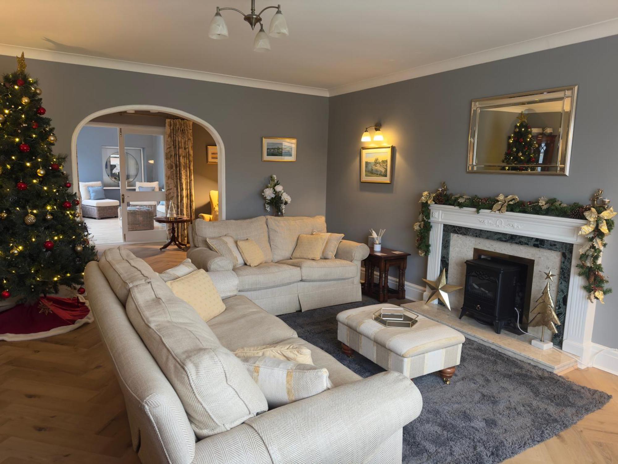 Vast, Elegant Home With Indoor Pool & Sauna Near Popular Golf Course Kington  Exteriér fotografie