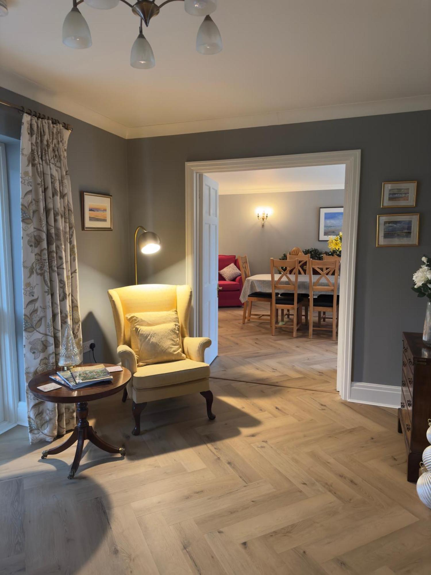 Vast, Elegant Home With Indoor Pool & Sauna Near Popular Golf Course Kington  Exteriér fotografie