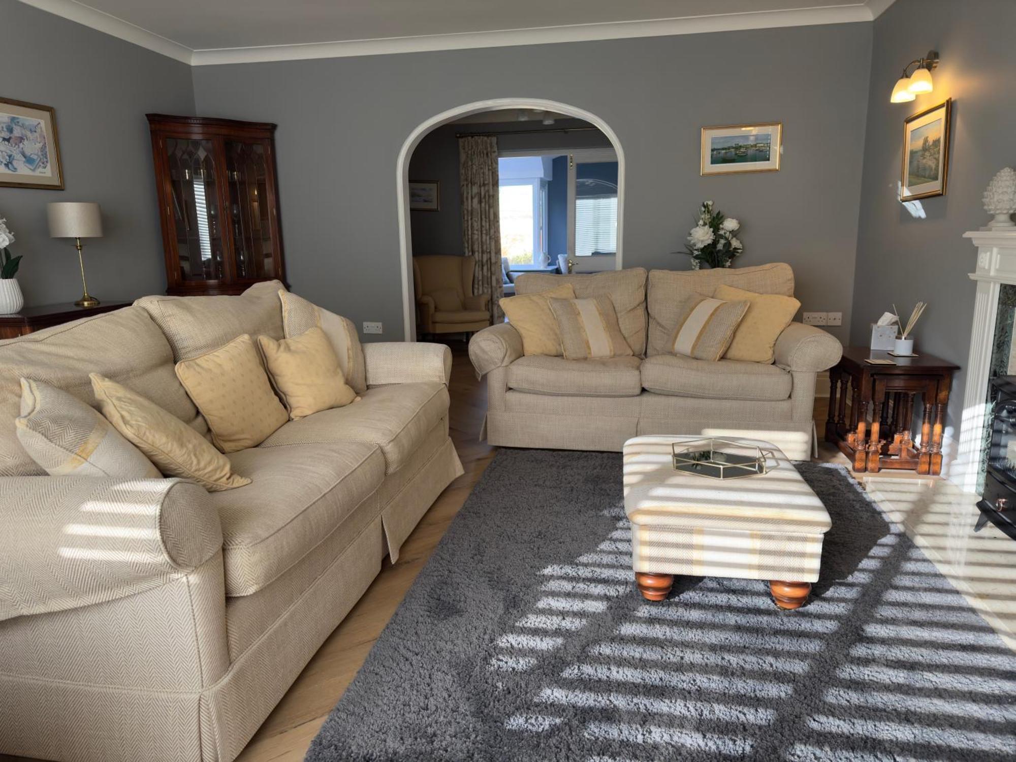 Vast, Elegant Home With Indoor Pool & Sauna Near Popular Golf Course Kington  Exteriér fotografie