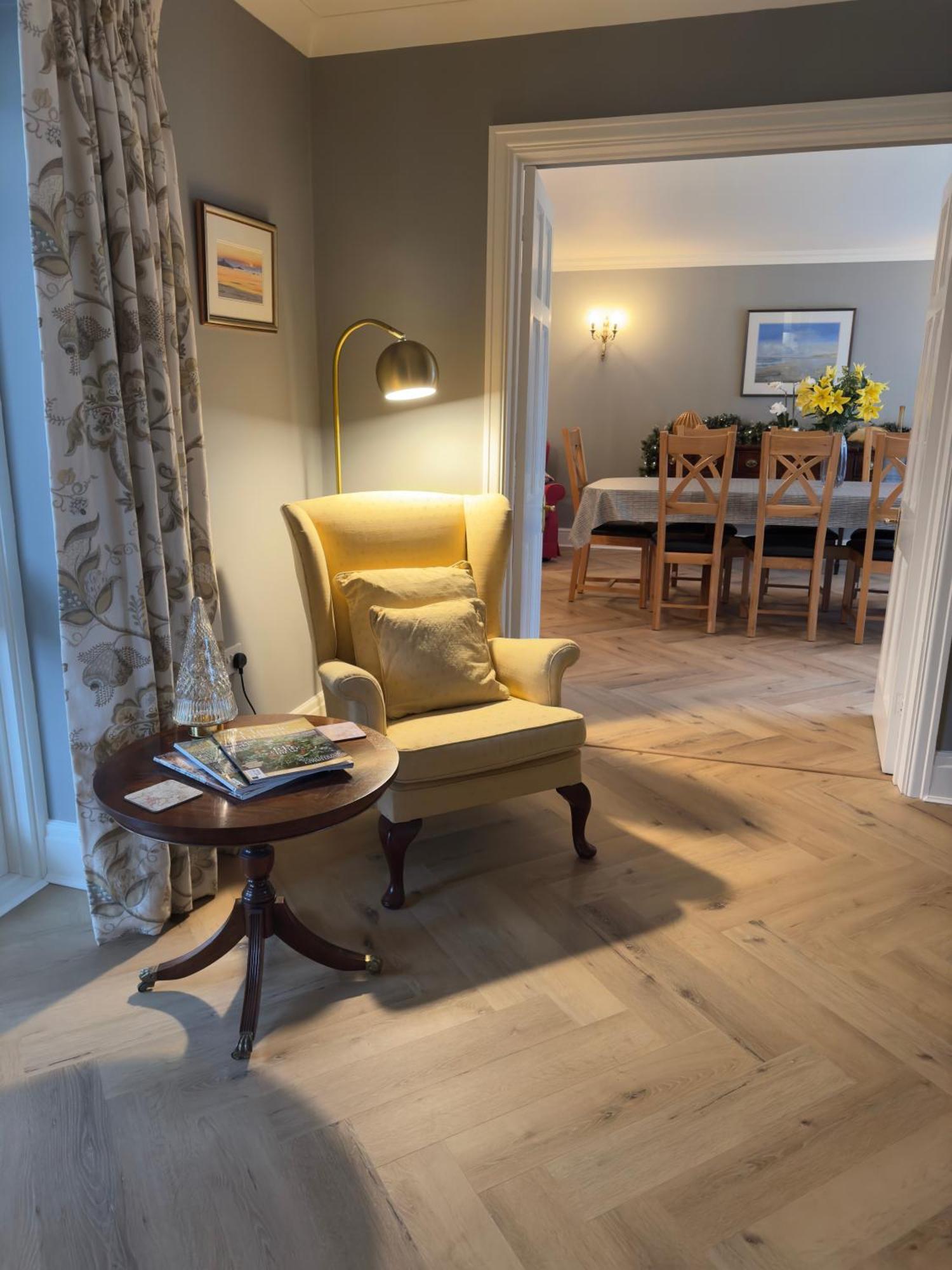 Vast, Elegant Home With Indoor Pool & Sauna Near Popular Golf Course Kington  Exteriér fotografie